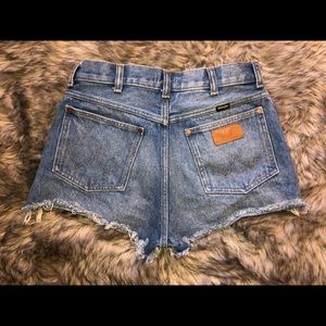 Womens shorts , Wrangler , size 27 , blue